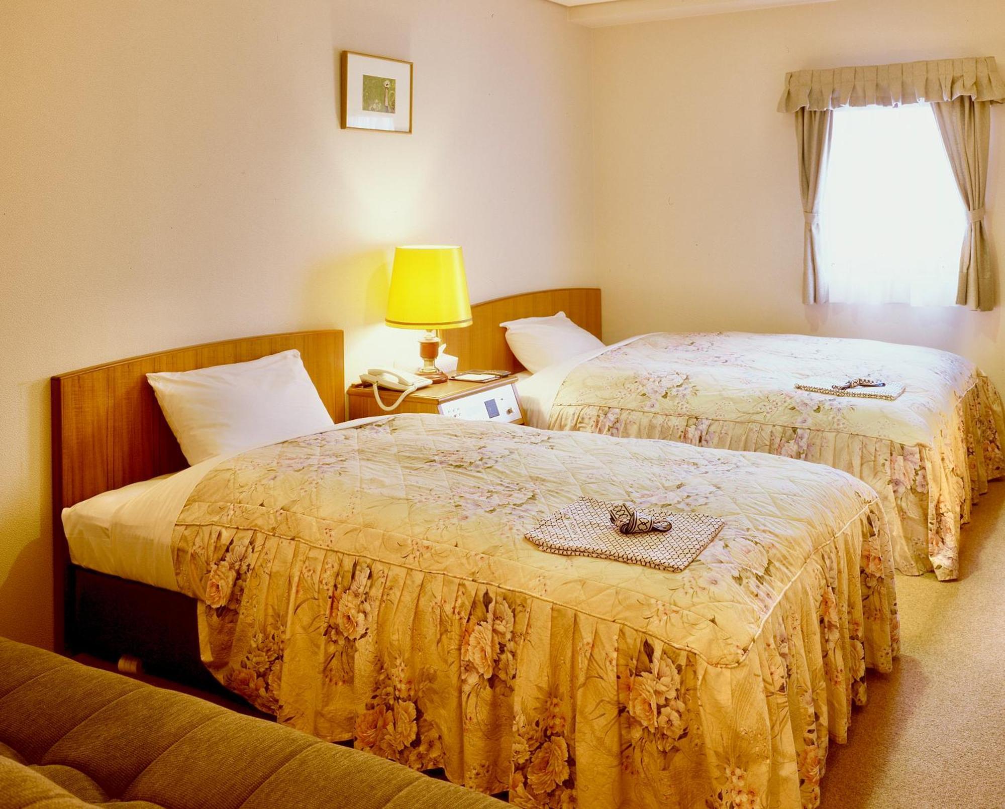 Okayama Universal Hotel Annex Buitenkant foto